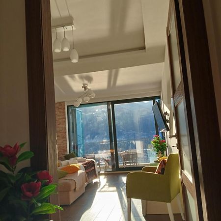 Apartment Funny Котор Екстериор снимка